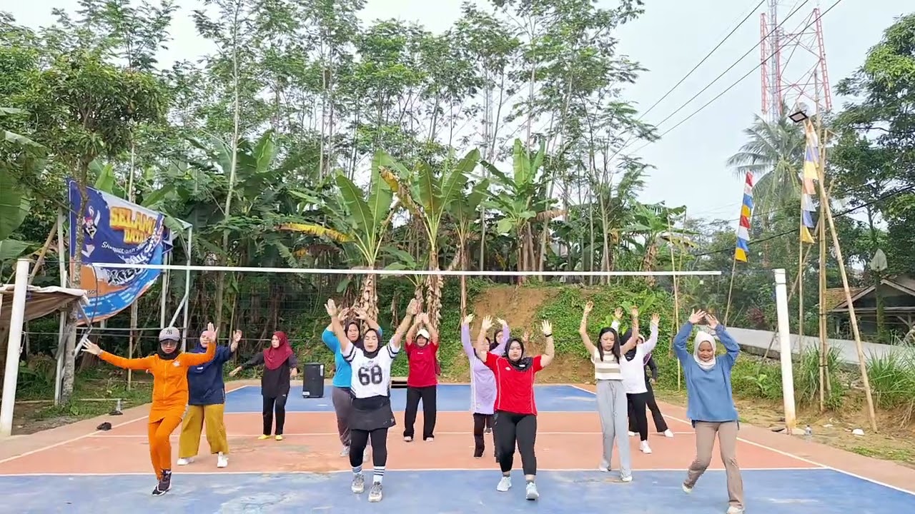 Senam aeorib lapangan #aerobik #aerobikpemula #senamaerobik 