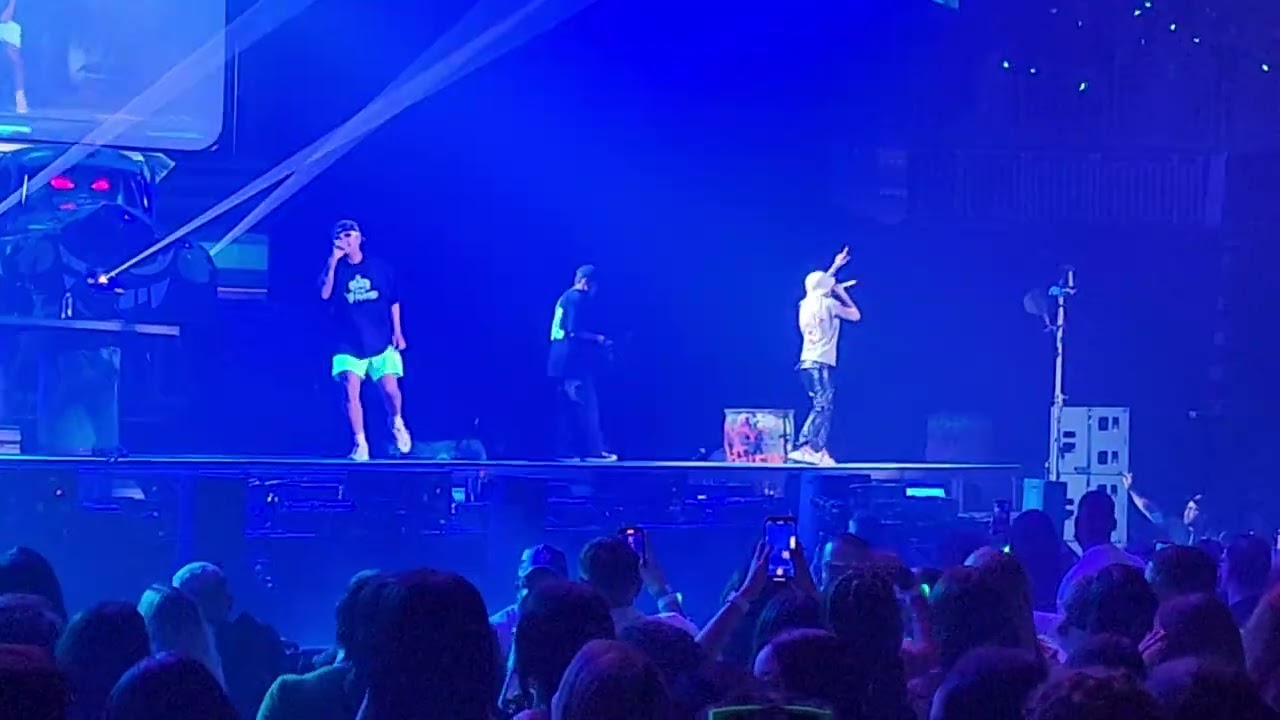 Feid - Classy 101 Feat. Young Miko (Coliseo de Puerto Rico Junio 23,2023)