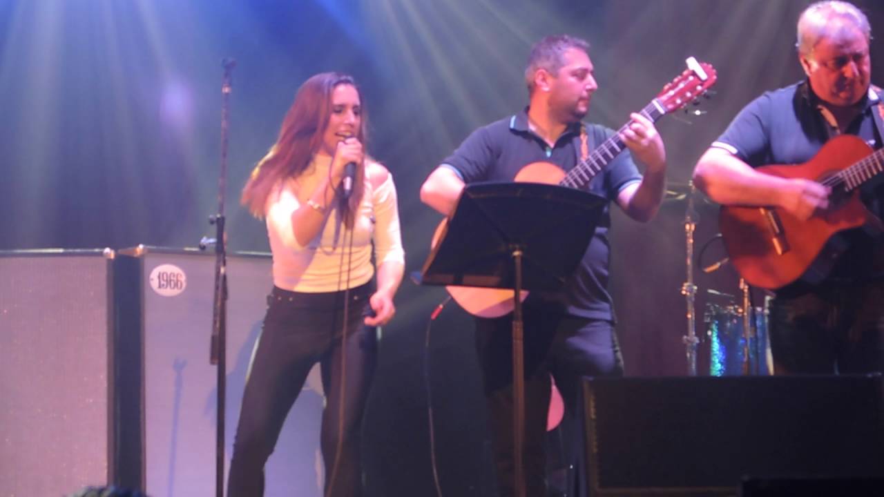 LA FLOR AZUL DIVIDIDOS Y SOLEDAD PASTORUTTI VIVO TEATRO COLISEO