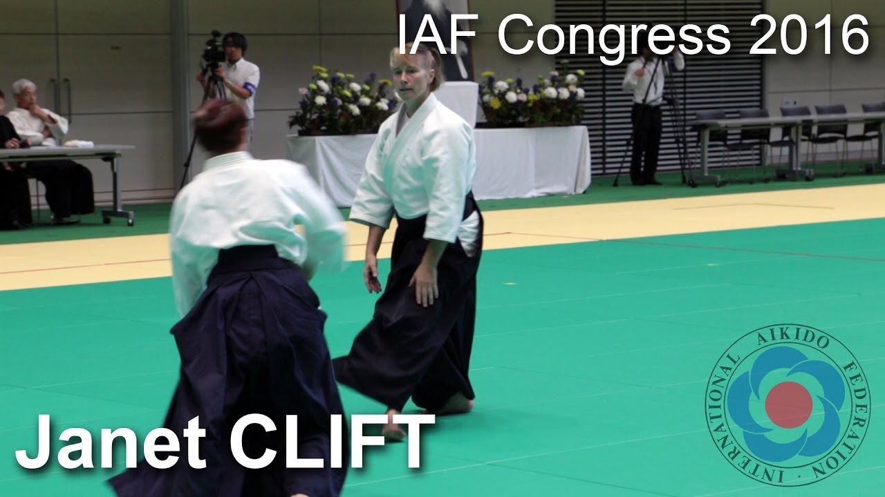 Demonstration by Janet Clift - 12th IAF Congress in Takasaki