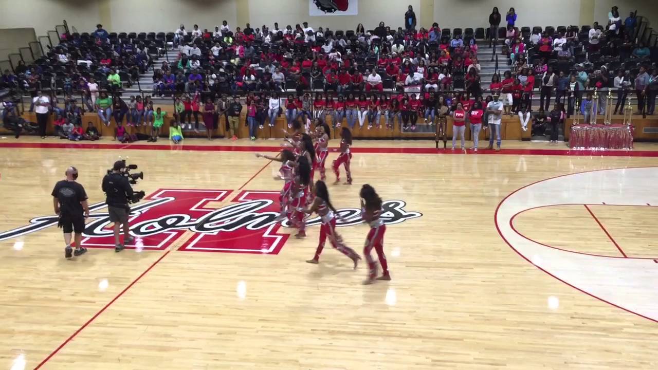 Prancing Tigerettes vs Dancing Dolls-Stand Battle(2015)
