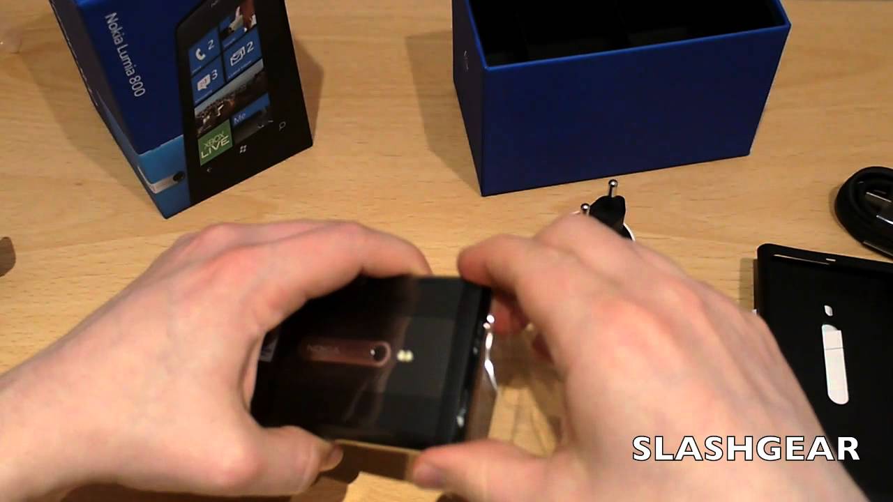 Nokia Lumia 800 Unboxing