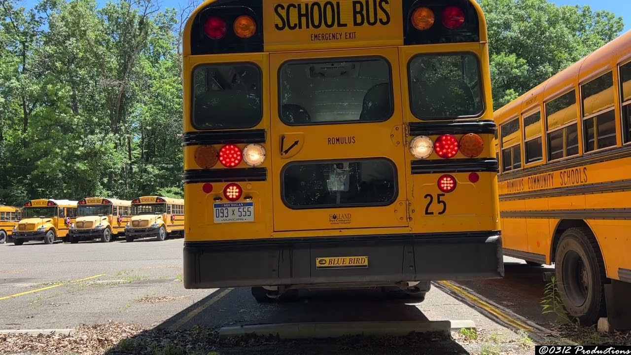 2016 BlueBird Vision School Bus Backing in to Parking Spot & Air Brake Sounds