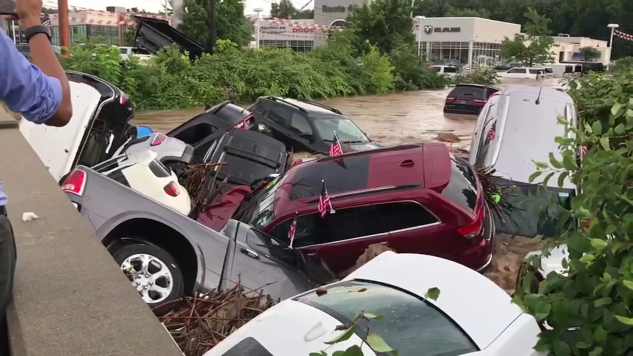 RAW VIDEO: Cars swept away in Little Falls flood