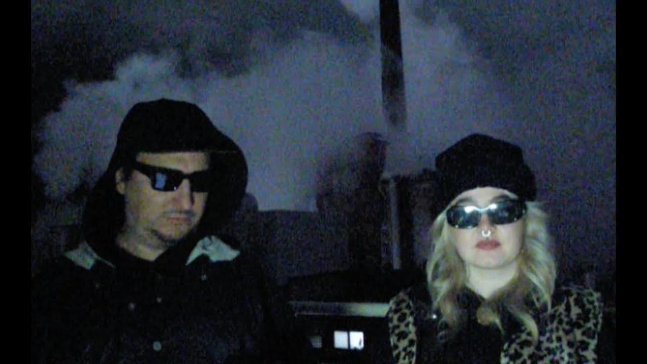 Tapani Kansalainen ft. Mimosa - Tuuppa kattoon (musiikkivideo)