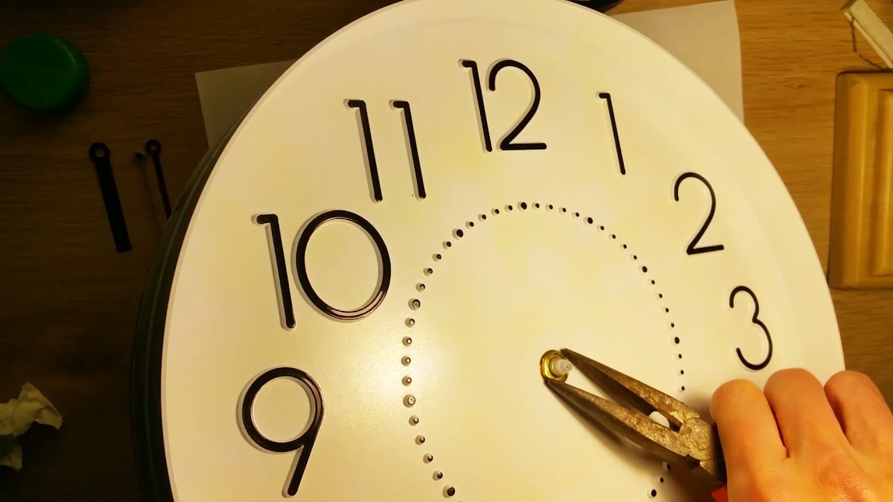 你家里一定也有个不准的钟表吧，教你简单一招彻底搞掂它。Fixing a Clock