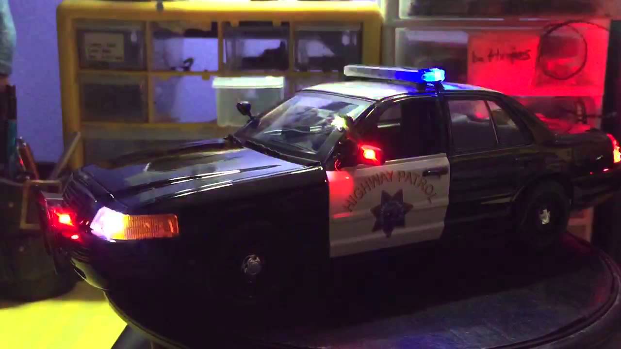 1/18 ford p71 CHP with lights siren and sound flashing