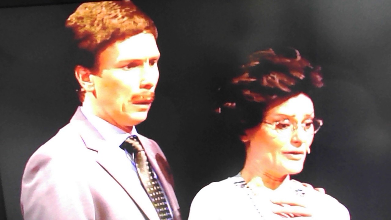 Putous 2010 Oudot äänet vessassa sketsi