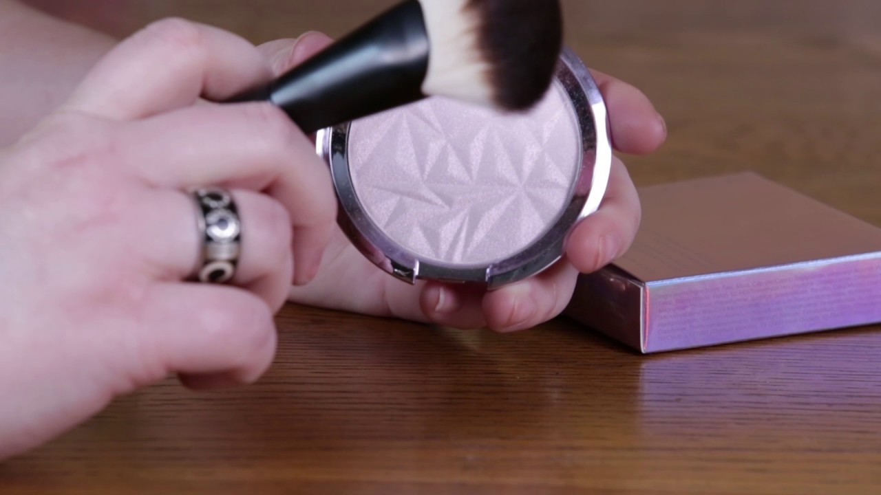 Becca Shimmering Skin Perfector Pressed Highlighter in Prismatic Amethyst