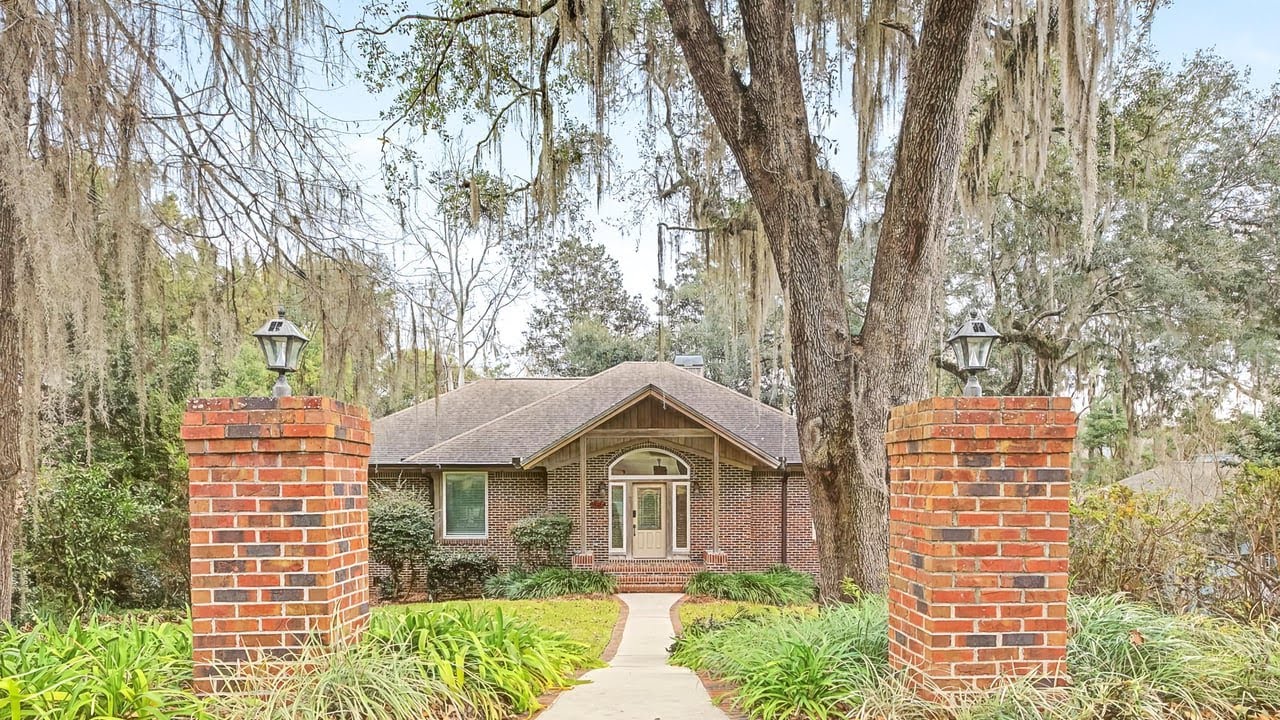 2557 Noble Dr, Tallahassee, FL