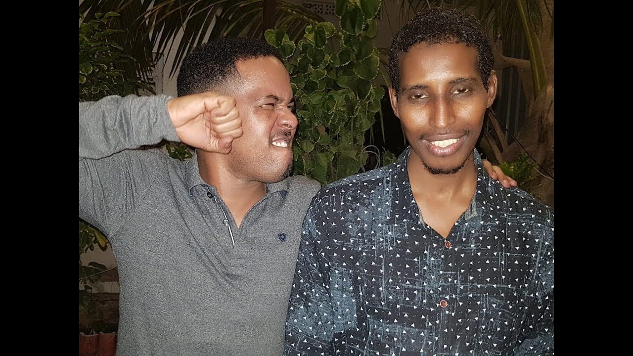 IIDAADI & IIDLE YARE  OO KU TARTAMAY ENGLISH & IIDAADI OO LAGA XANAAJIYAY QOSOLKA ADUUNKA