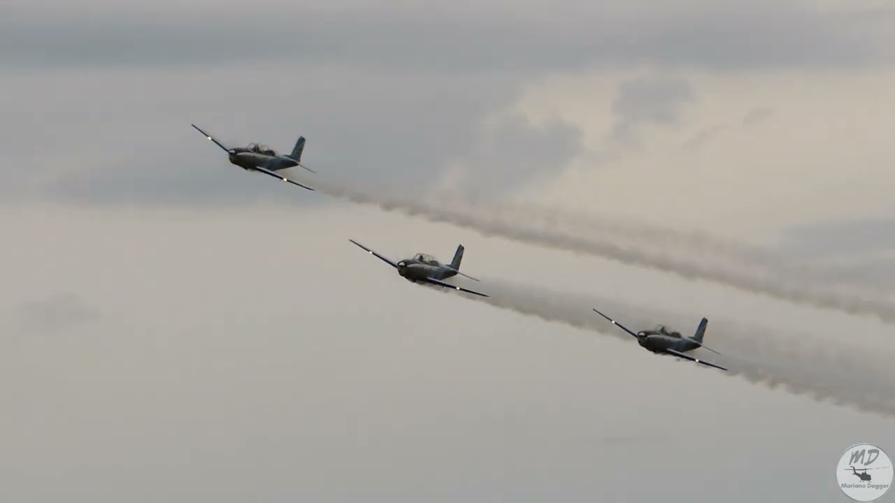 Escuadrilla Historica B45 Mentor en la 42° Convención Anual en Vuelo (EAA 2024)