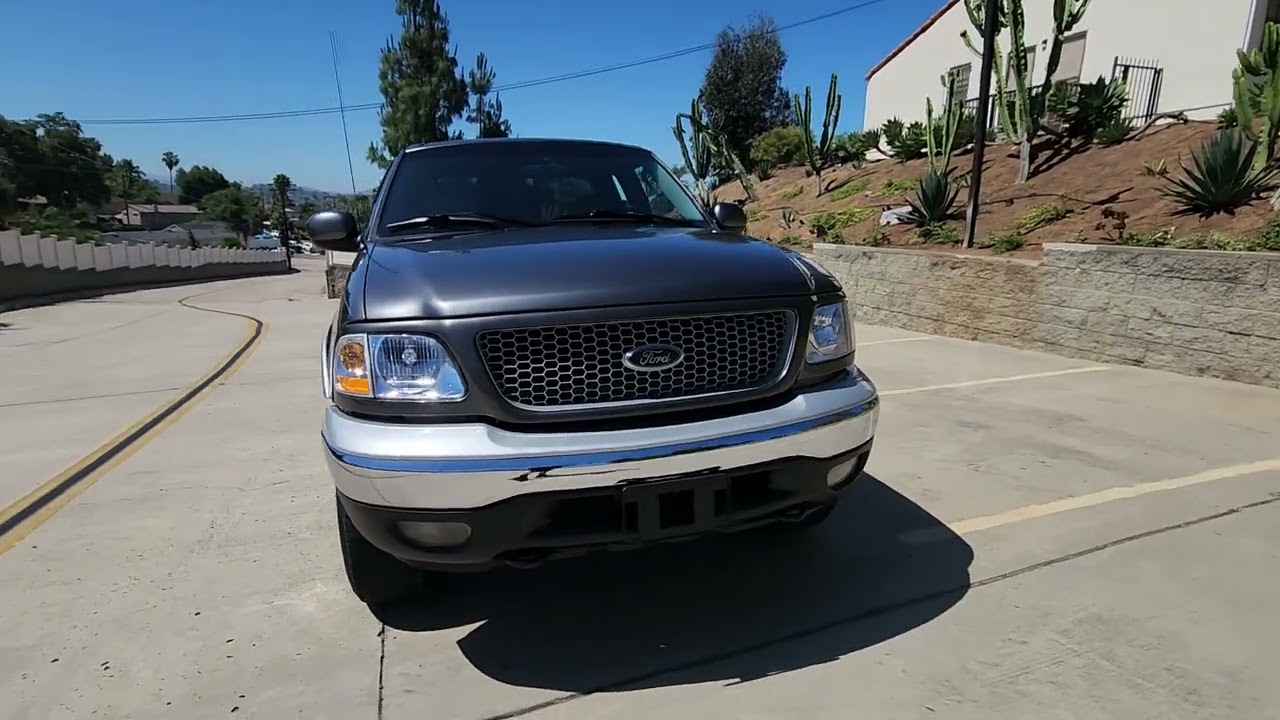 2003 Ford F-150 SuperCab Lariat 4WD walk around