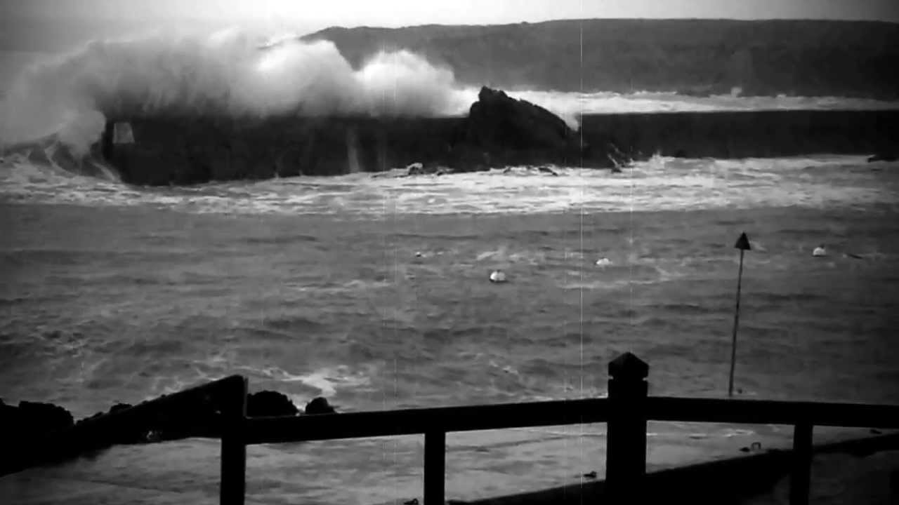 Vague sur la digue de doelan d&eacute;but f&eacute;vrier 2014