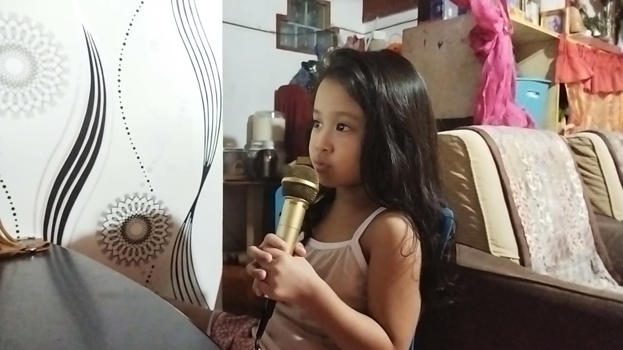Rayian singing True Colors