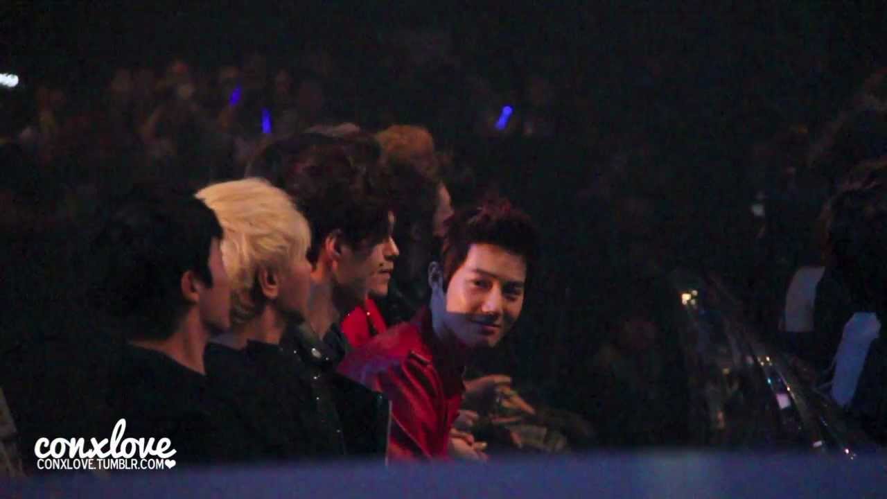 [MAMA 2012 121130 - Fancam] EXO During B.o.B's 