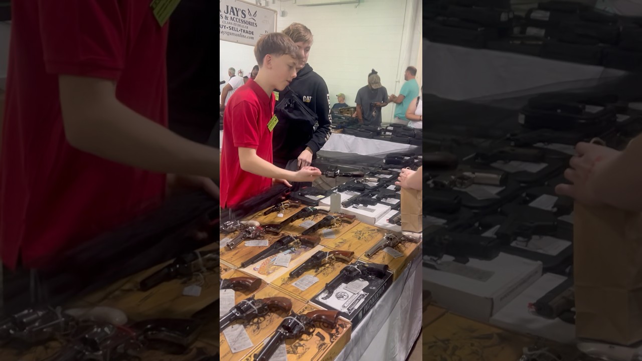 Jacksonville Florida Gun Show First time on Video #guns #shoot #pewpew #military #trending