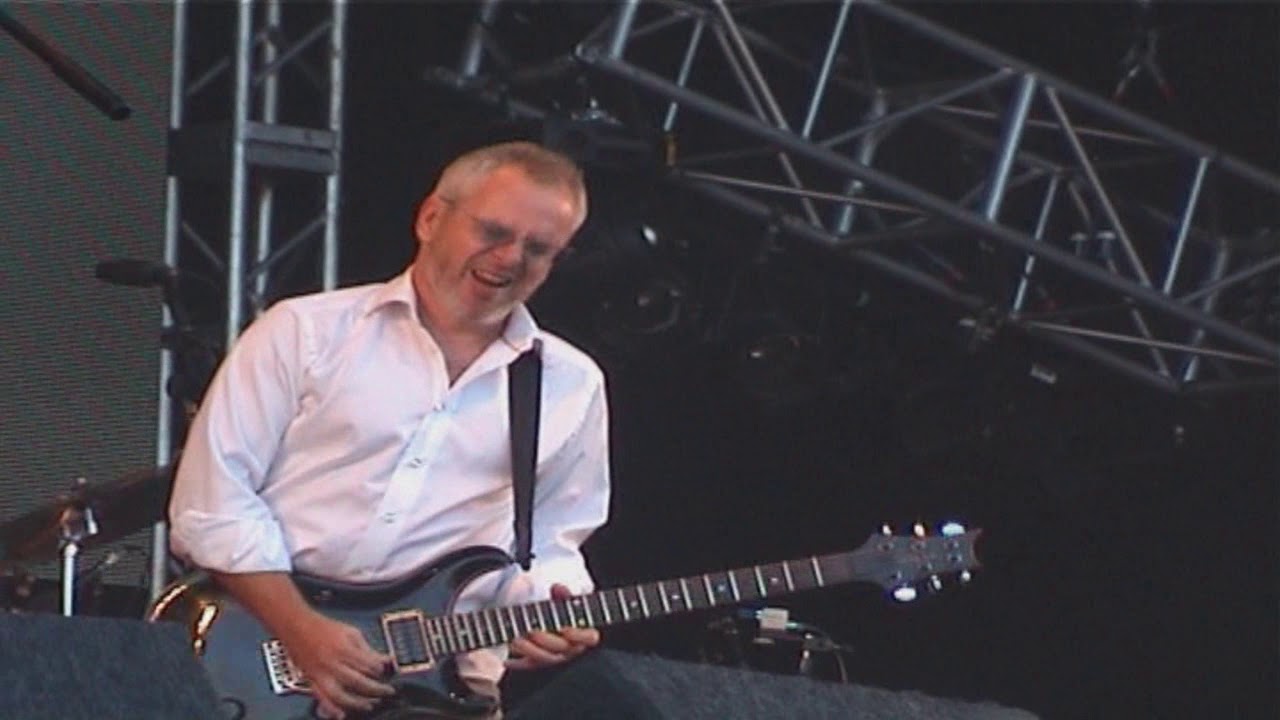 Nik Kershaw  - Wouldn't it be Good   Cropredy 2009