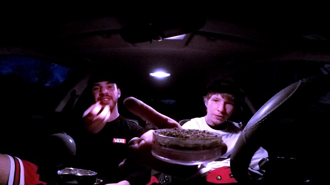 RAW ROLL A J & SHMOKE BOX SESH MUNCHIES @IIER BMW TRAP GOPRO