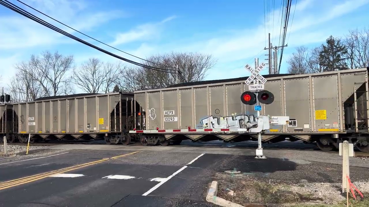 Csx 3331 leads coal train 
