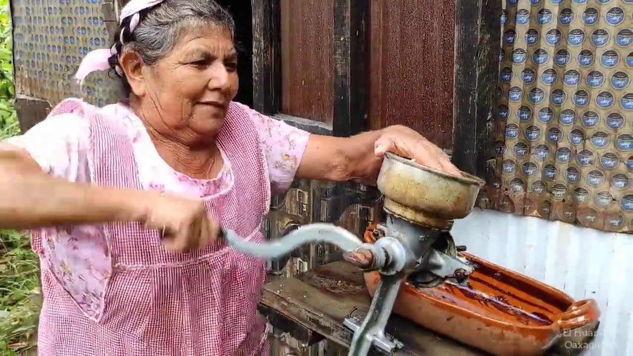 Tía Maria nos comparte su receta para preparar el CHILEATOLE | Una bebida tradicional de Oaxaca.