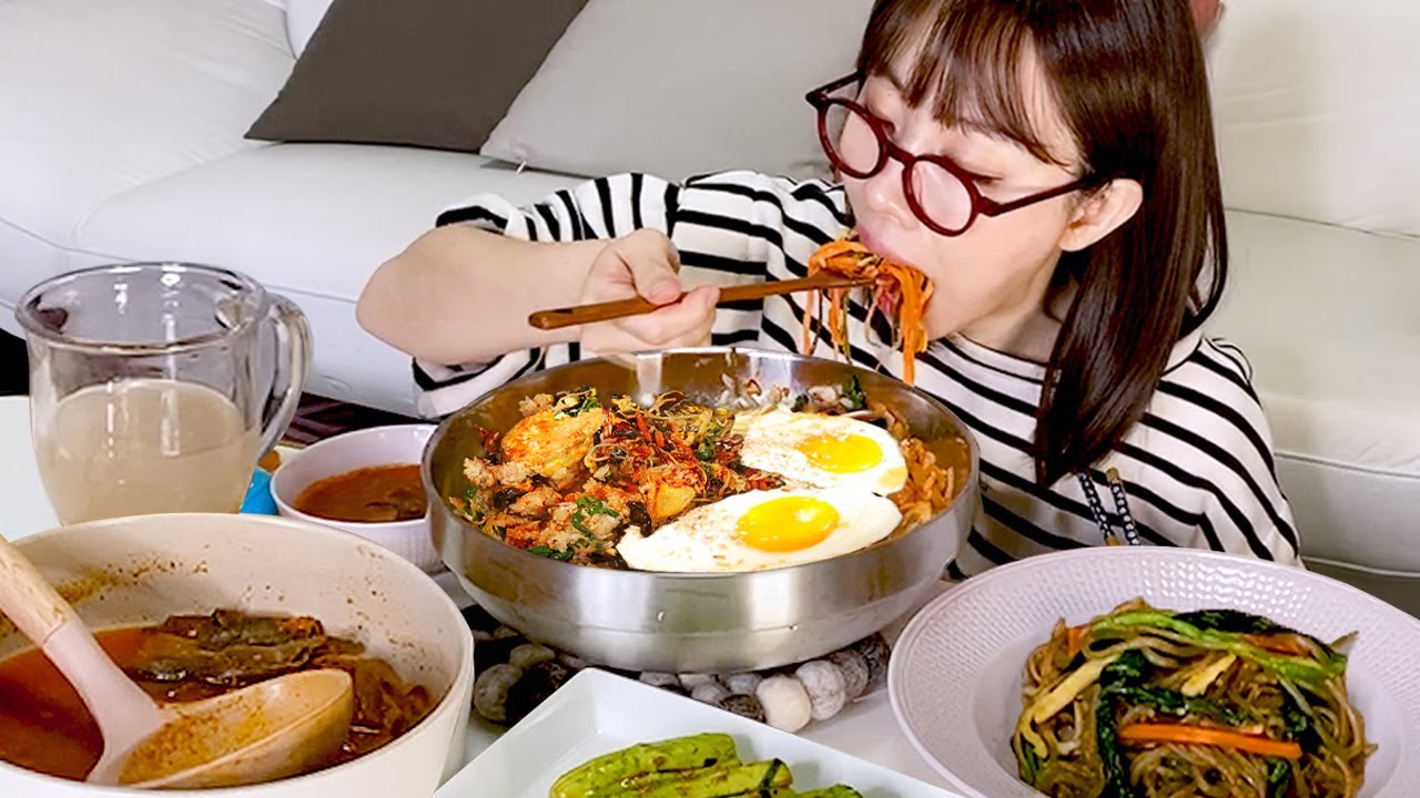 ASMR)비빔밥 귀신 씌임😂🤣집에서 혼자먹는 비빔밥먹방(+잡채+비비고육계장+오이소박이)Koreafood Eatingshow Bibimbap Japchae ビビンバ 拌饭