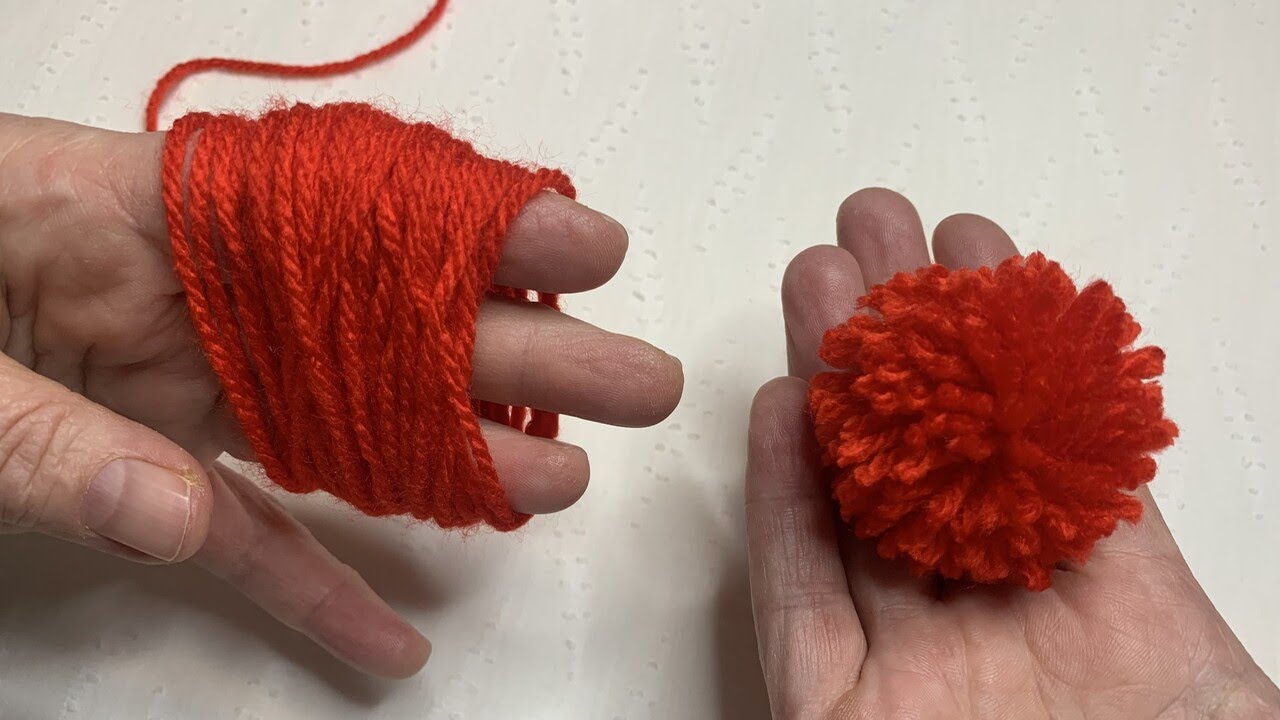 HOW TO MAKE A PERFECT POM POM IN MINUTES