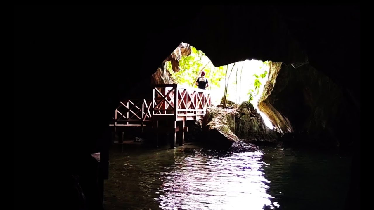 Ep. 16 - Dominican WATERFALLS & NATIONAL PARKS - How Not To Sail A Boat
