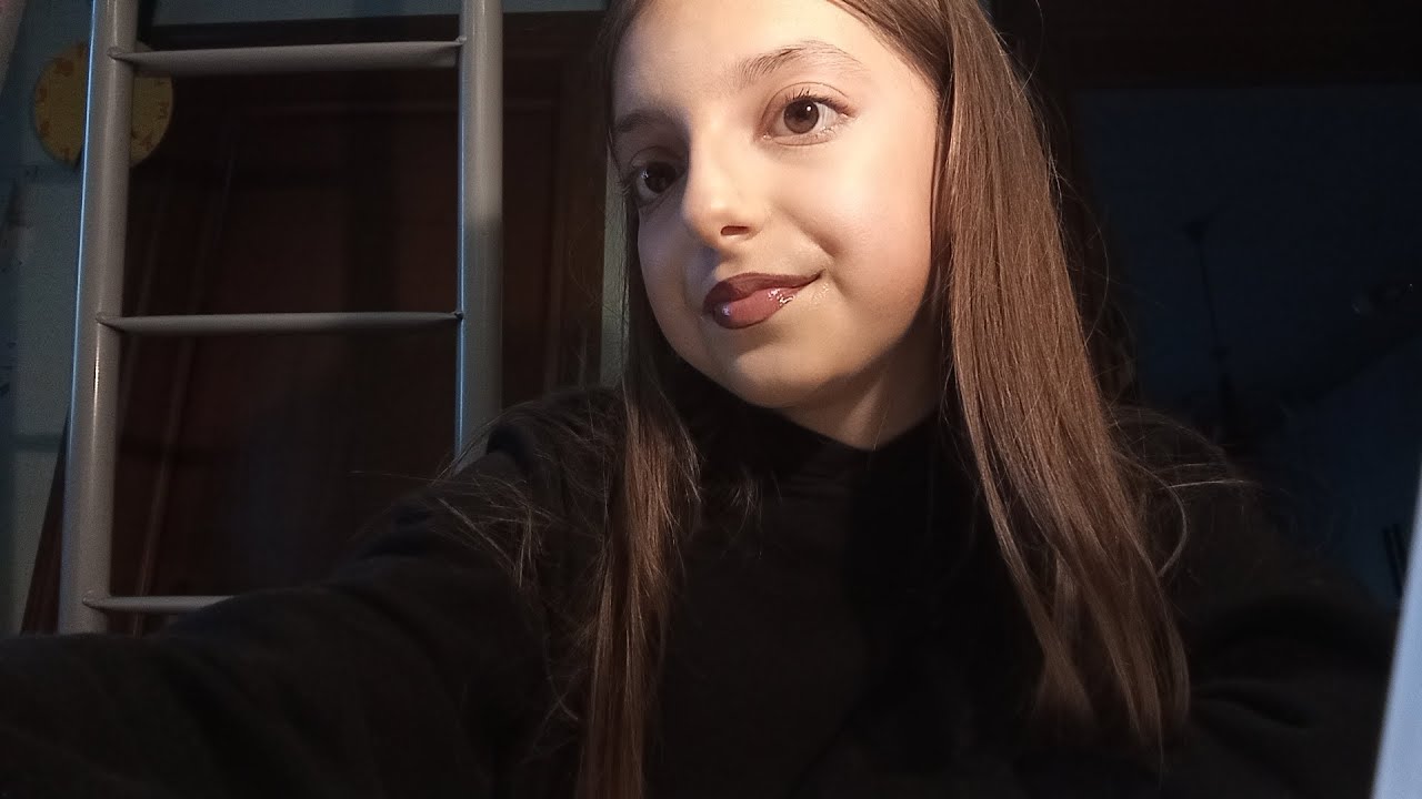 Mi trucco ma Alexa sceglie quanti pump di prodotto devo applicare😍💄