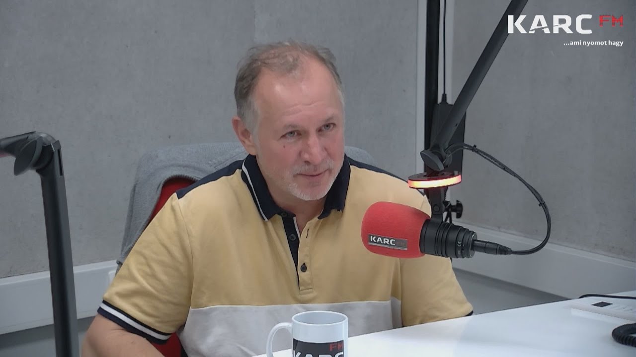 F&eacute;rfiak reflektorf&eacute;nyben - Karc FM