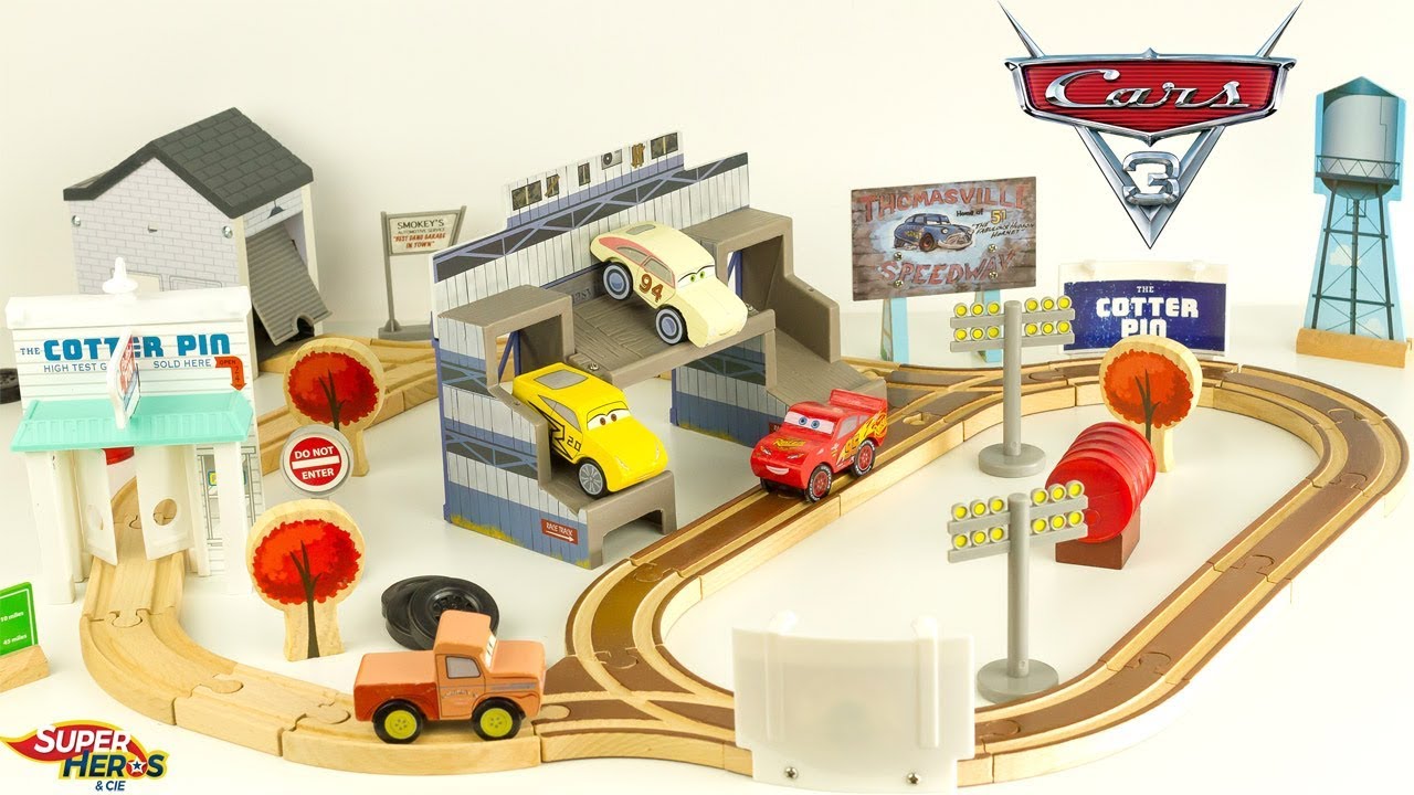 Disney Cars 3 Circuit en Bois de Thomasville McQueen Cruz Smokey Jouets Kidkraft Youtube Kids Enfant