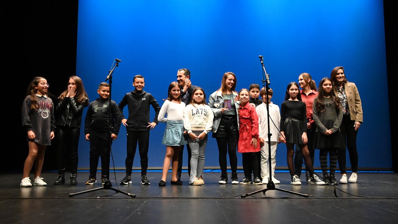 Alumnos del 'José Acosta' y 'Clara Campoamor' cierran la XXII Muestra de Teatro