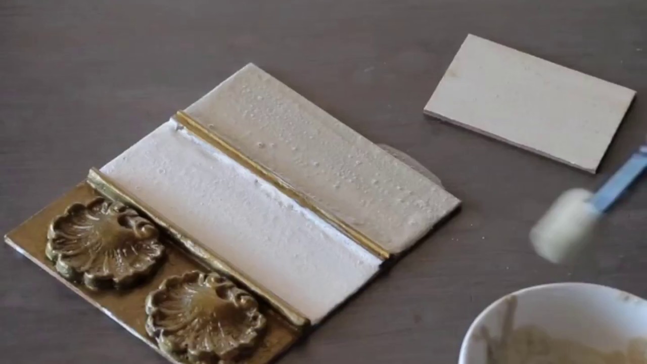 How to get the old world weathered paint look ~ FARRAGOZ Patina Furniture Paint Finish F249