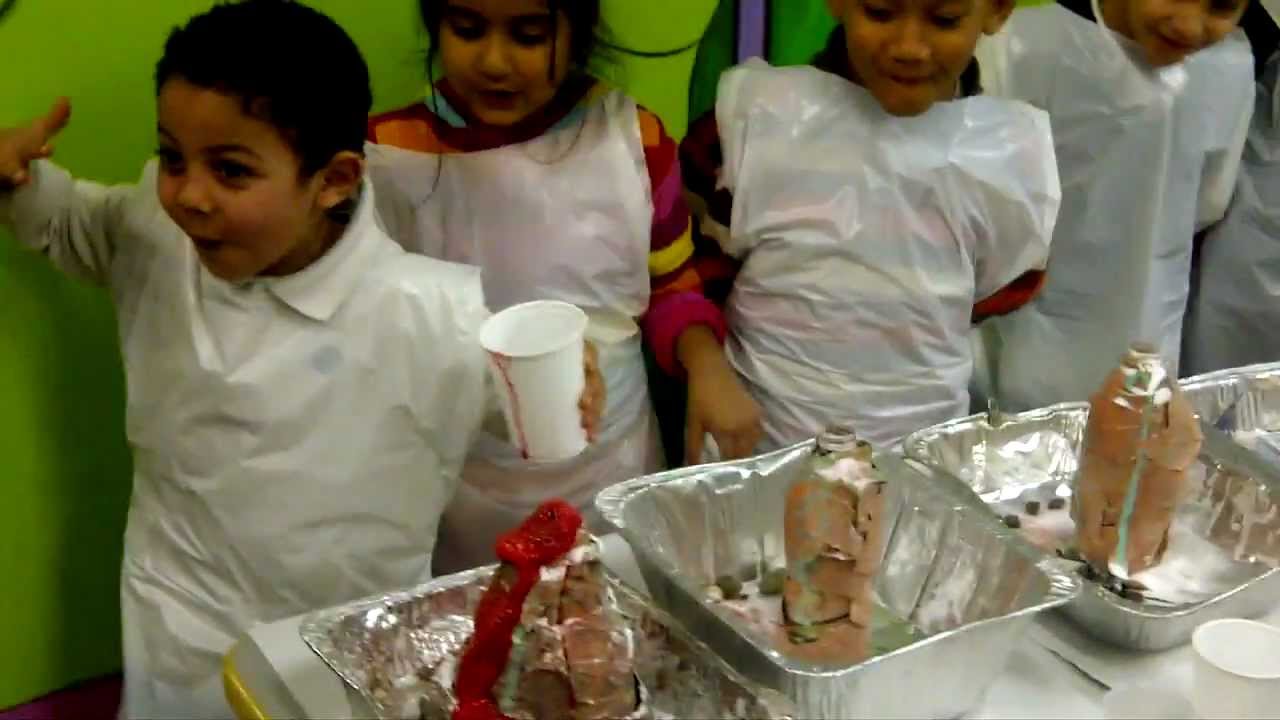 KG Class of Al-Minhaal Academy Performing Science Experiments: Video #3