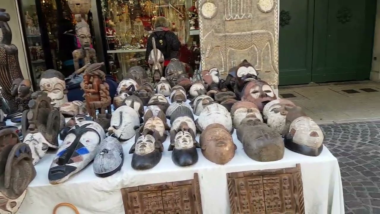 Pordenone: mercatino dell'antiquariato