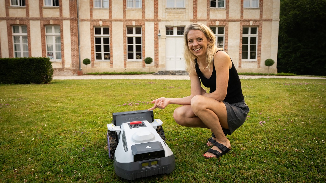 Can a Robot Handle Our Ch&acirc;teau Garden? (Anthbot N8)