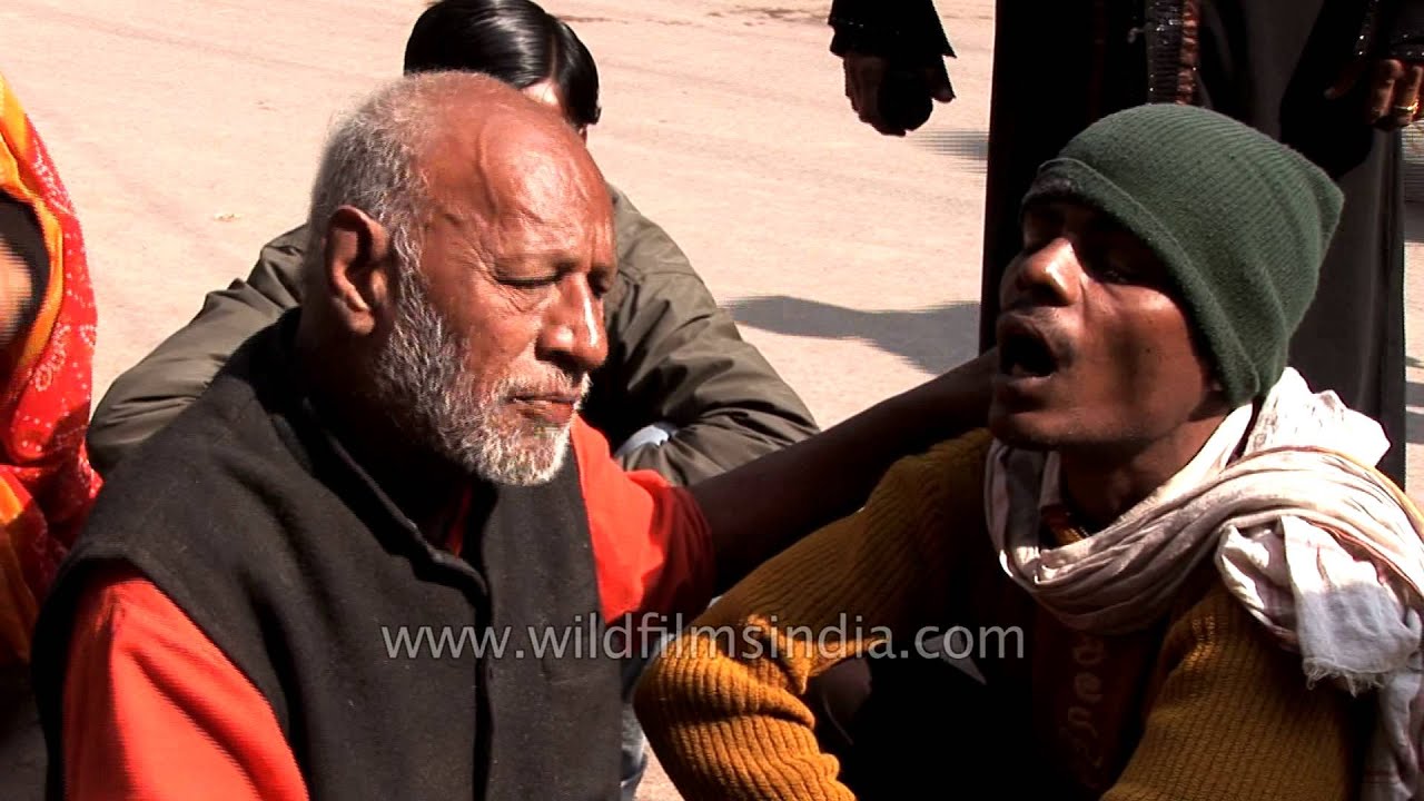 Indian roadside dentist in the streets of Varanasi