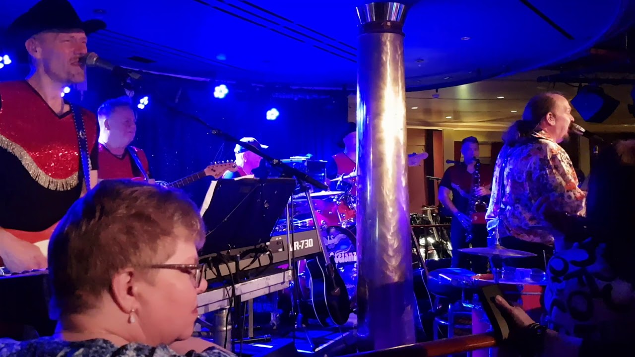 Lasse Stefanz En runda i baren  och Peppelinos bar på Birka 20180207