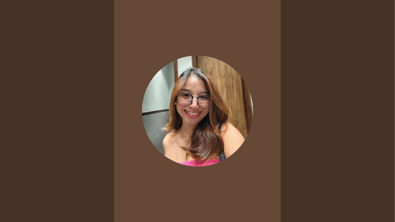 The Filipina Bee🐝 is live!