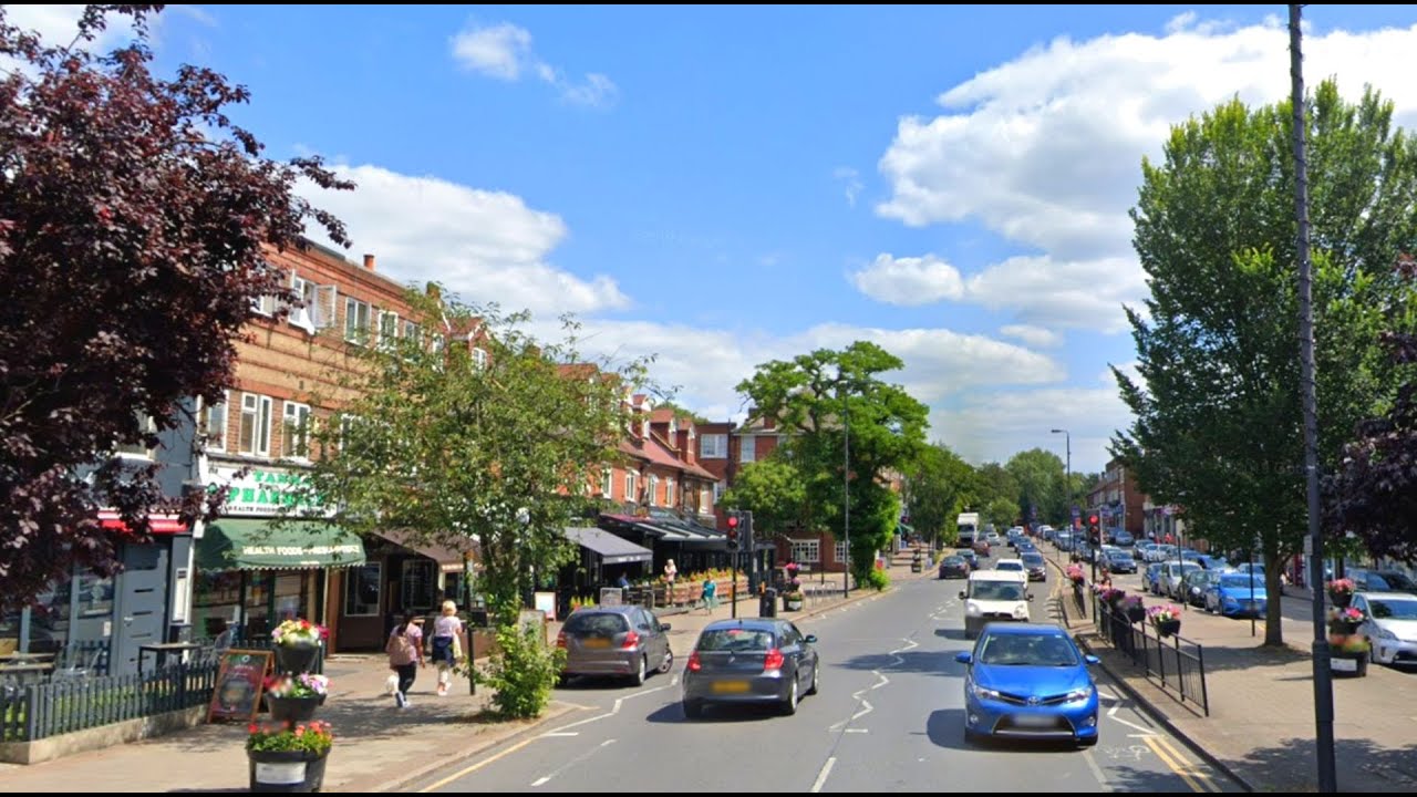 Driving in London: HATCH END, PINNER GREEN, NORTHWOOD, RUISLIP COMMON