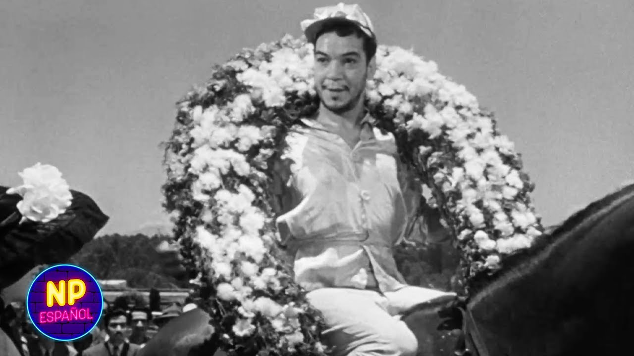 Cantinflas Gana La Carrera Para Rosita | El Portero (1950) | Now Español
