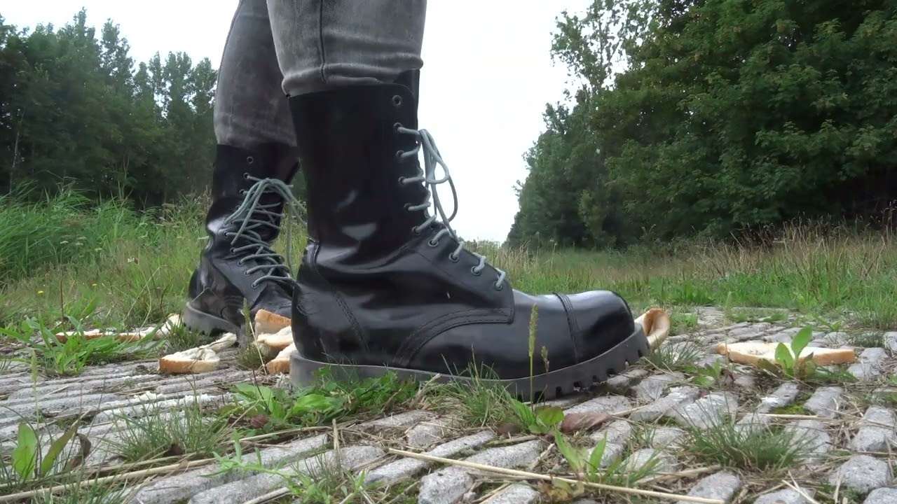 Shellys Ranger / Army Boots food stomp, trample bread slices