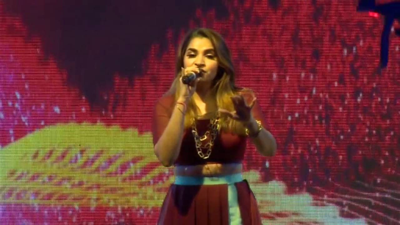 Shruti Pathak sings  O Shubharambh