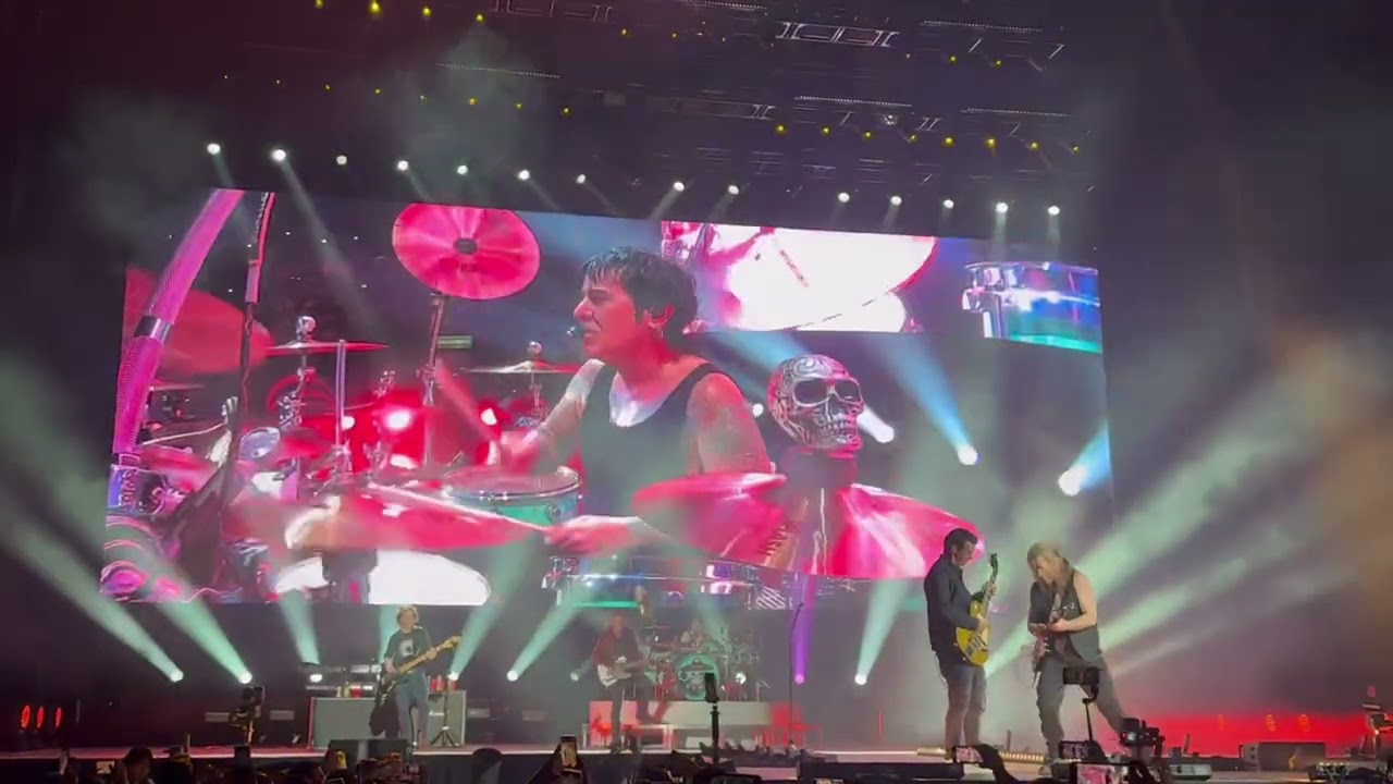 Maná - Me vale desde Palacio de los deportes 2024