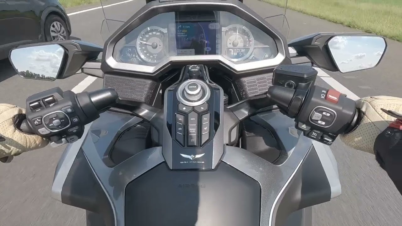 Avonturen met Frans en Gerda op de Honda Goldwing naar Friesland
