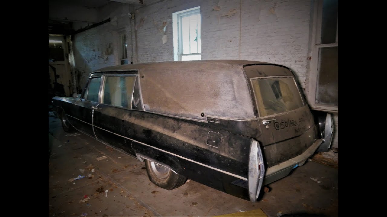 FOUND a HEARSE CAR and DOZENS OF CASKETS in Abandoned Funeral Home
