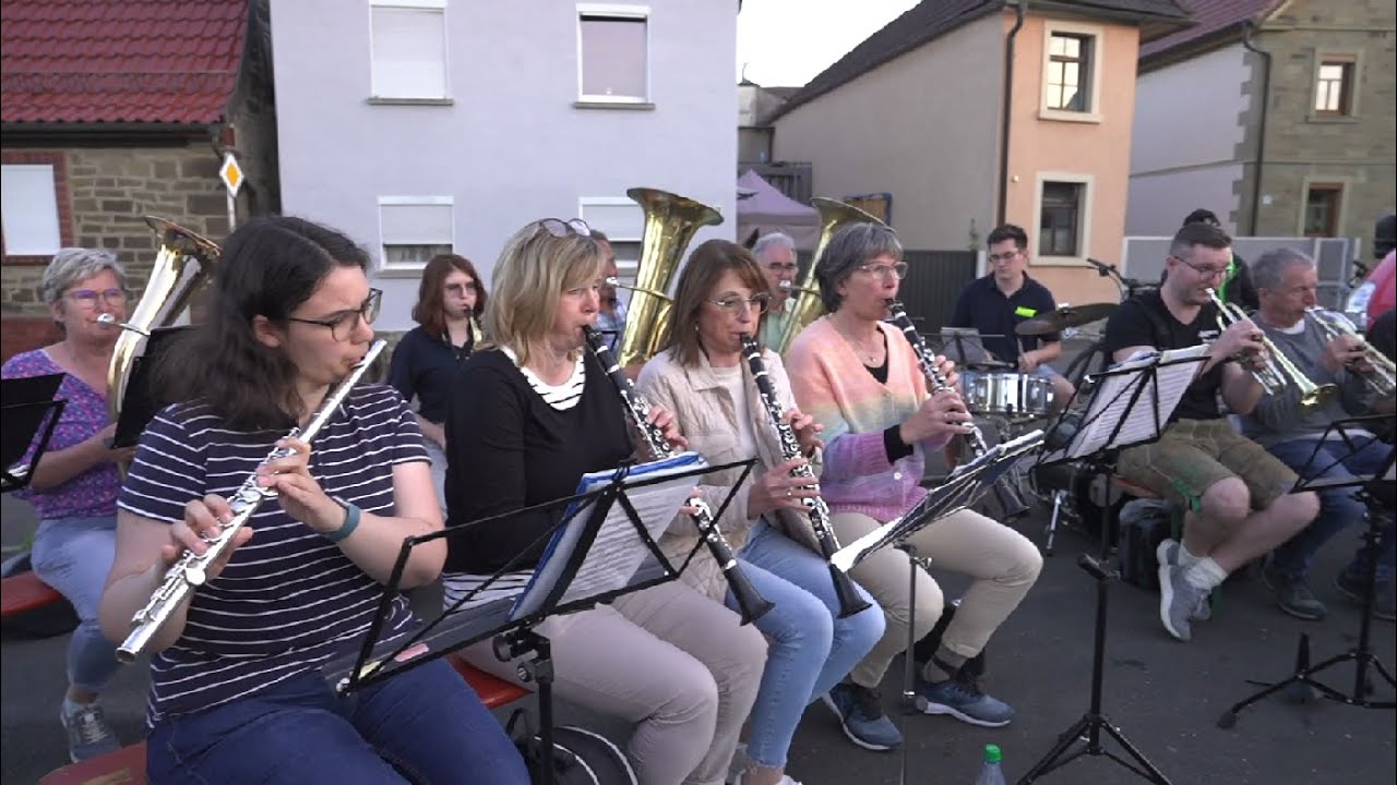Maibaum Musik 2025