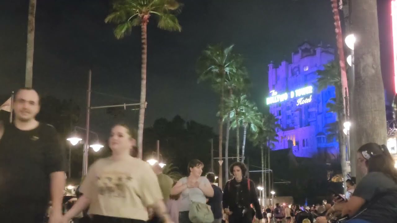 📍 You Are Here - Disney's Hollywood Studios - Sunset Blvd. ambience on a busy fall evening