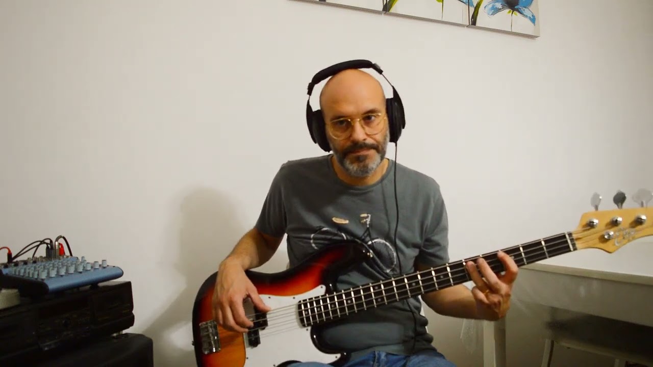 Scorpions- When the Smoke Is Going Down (Bass cover)