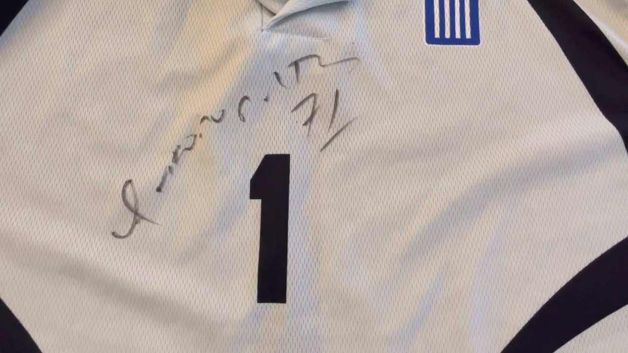 Nikopolidis Trikot mit Autogramm vorne 2004 - Apostolos Rotsias